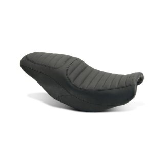 Mustang 1-p Tripper Fastback seat Tuck-n-Roll black