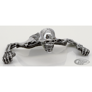 GZP Chr large flying skull ornament